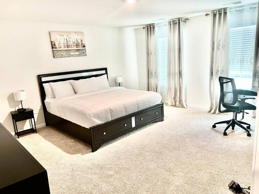 Spacious 4-Bedroom House,6Beds With Office Space Charlotte Exterior foto