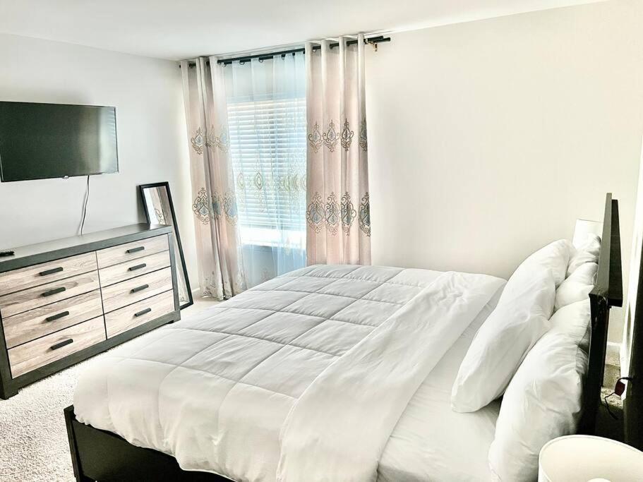 Spacious 4-Bedroom House,6Beds With Office Space Charlotte Exterior foto